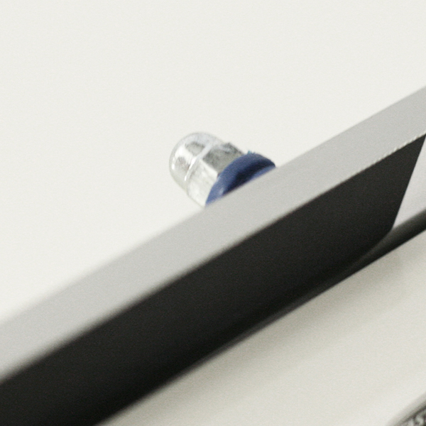 roll-up-tappo-plastica Roll-up Velo120, con perno para fijación