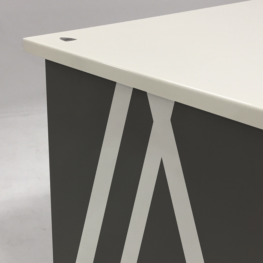 desk-fastand-hostess